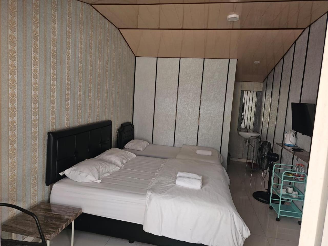 Отель Bromo Camp House Экстерьер фото